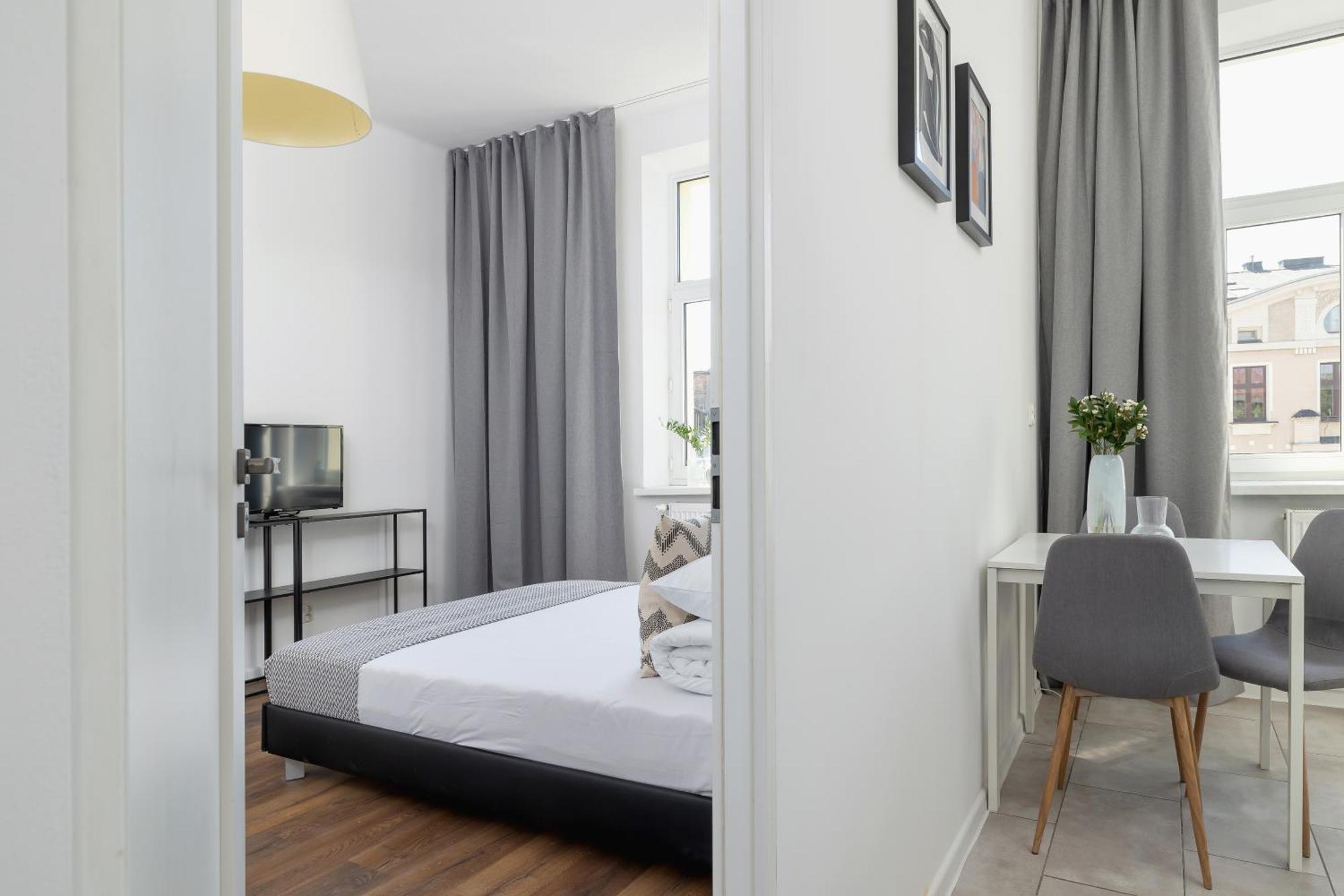 2-Bedroom Apartment - Dluga 65 Krakau Buitenkant foto